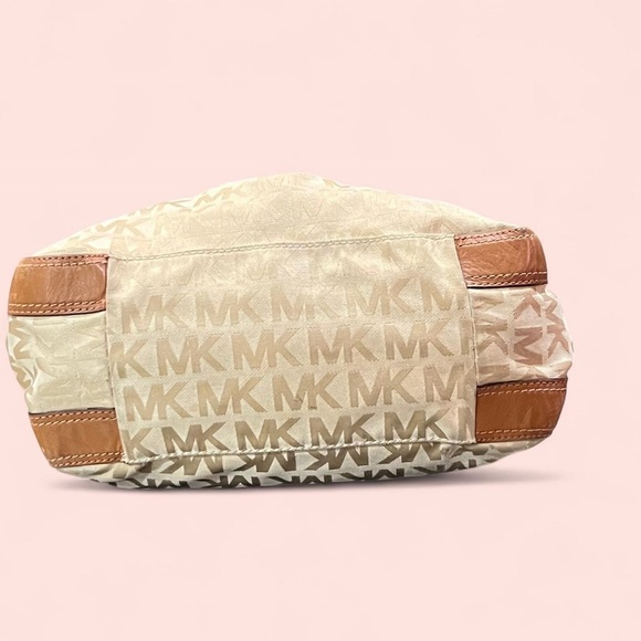 Michael Kors - Picture 3 of 9